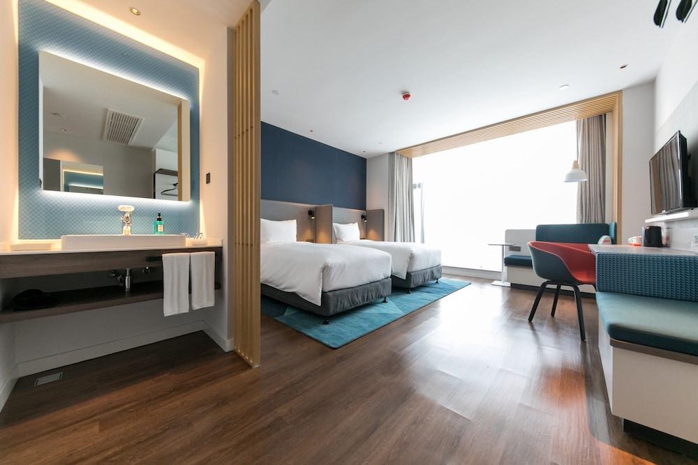 Holiday Inn Express Shanghai Tangzhen photo 2