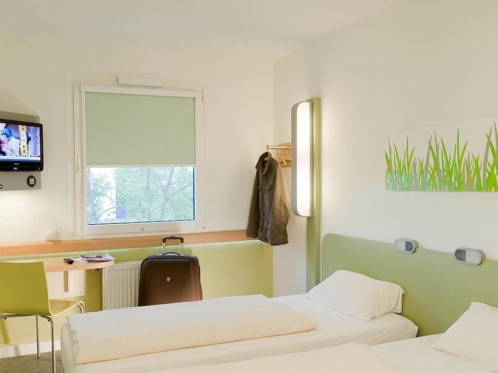 ibis budget Zurich City West photo 1