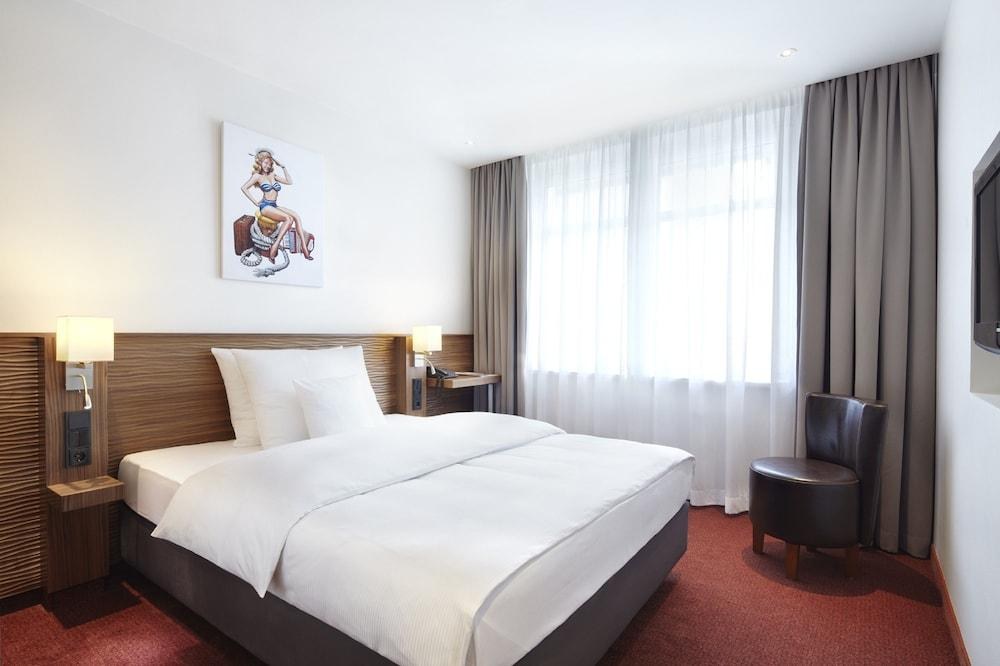 Hotel Hafen Hamburg photo 2