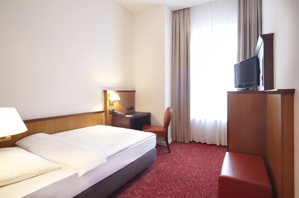 Hotel Hafen Hamburg photo 3