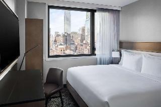 Doubletree by Hilton New York Times Square South photo 2