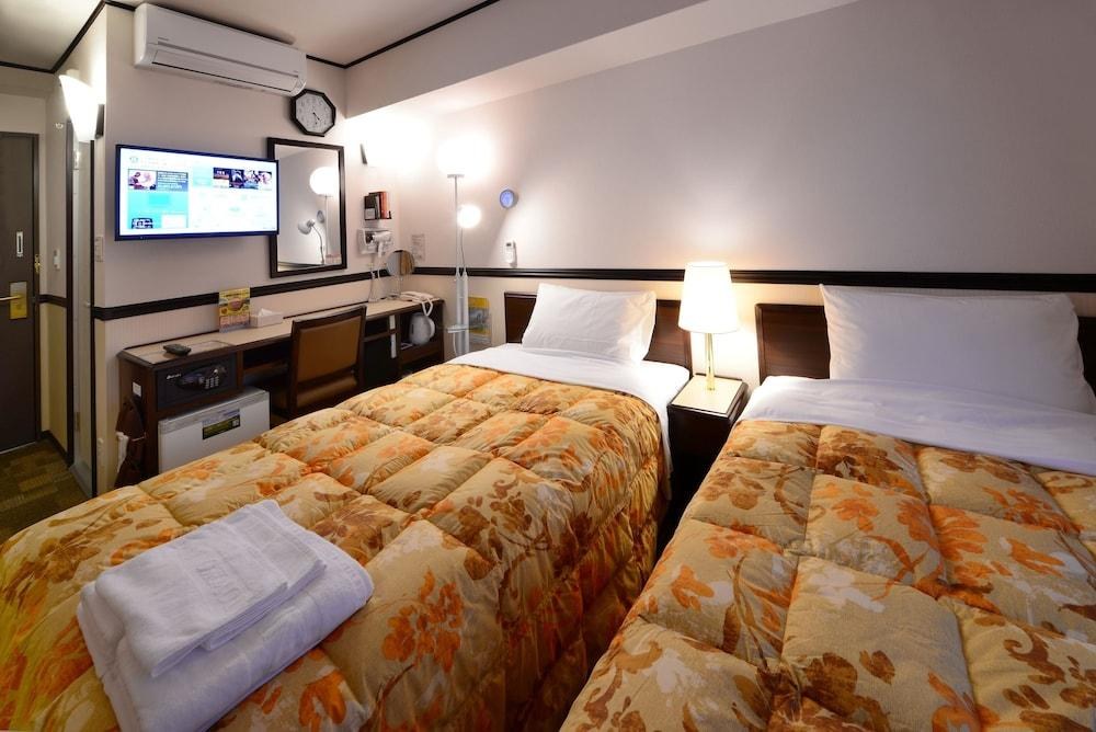 TOYOKO INN KOBE SANNOMIYA NO.1 photo 2