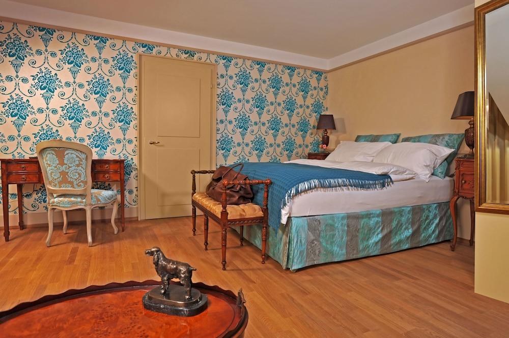 Townhouse Boutique Hotel photo 2