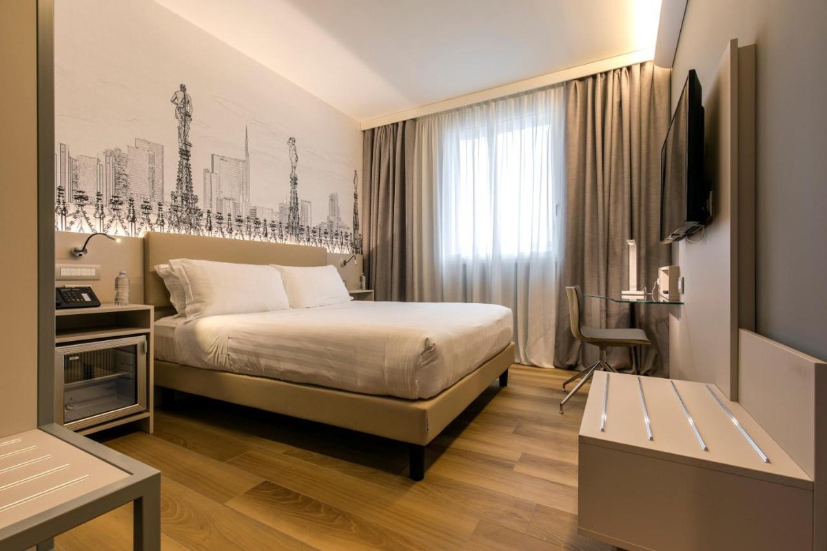 43 STATION HOTEL