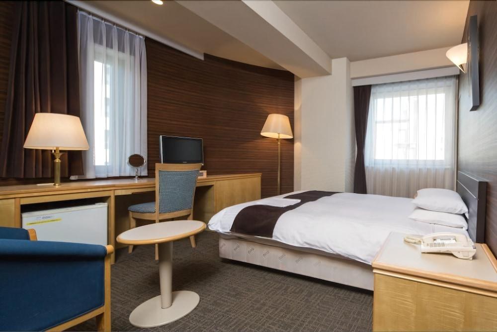 URVEST HOTEL KAMATA EAST photo 1