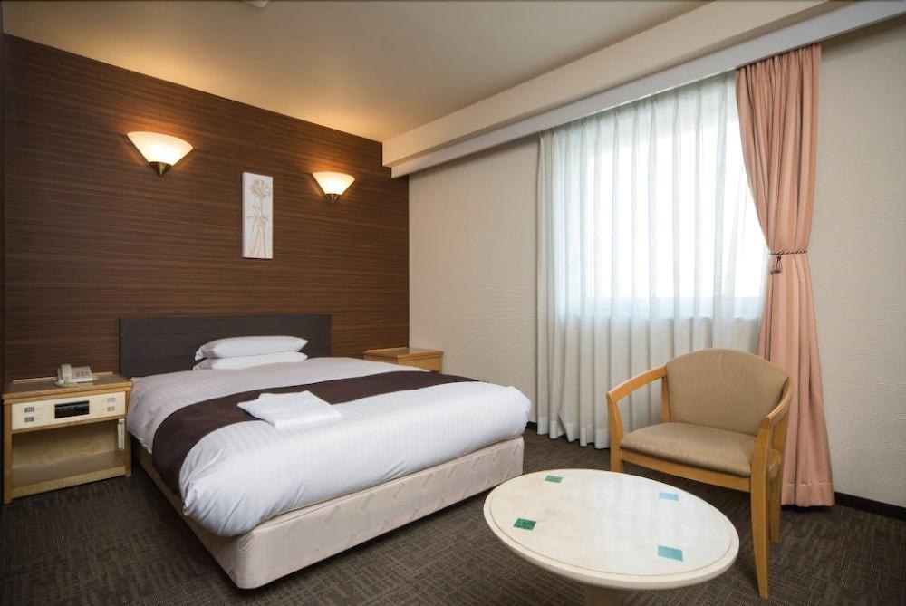 URVEST HOTEL KAMATA EAST photo 2