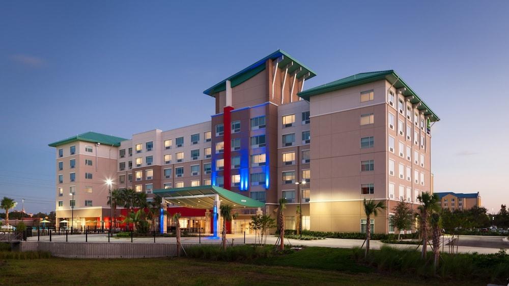 HOLIDAY INN EXPRESS & SUITES ORLANDO AT SEAWORLD