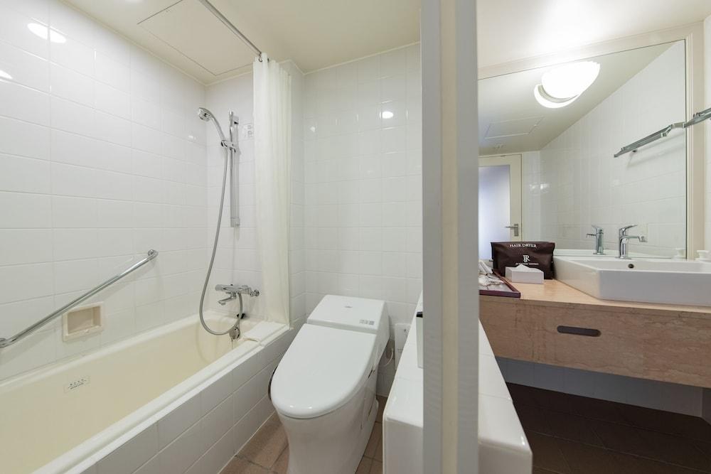 JR KYUSHU HOTEL BLOSSOM FUKUOKA photo 3