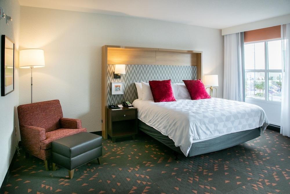 Holiday Inn & Suites - Orlando - International Dr S photo 1