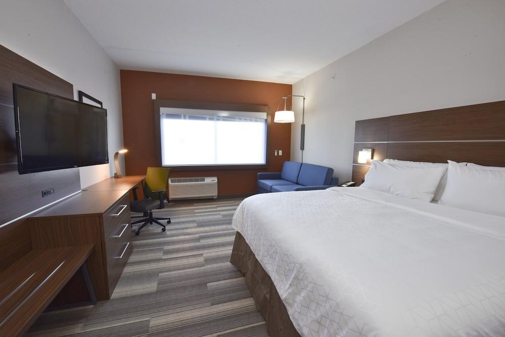 Holiday Inn Express & Suites - Orlando - Lake Nona Area photo 1