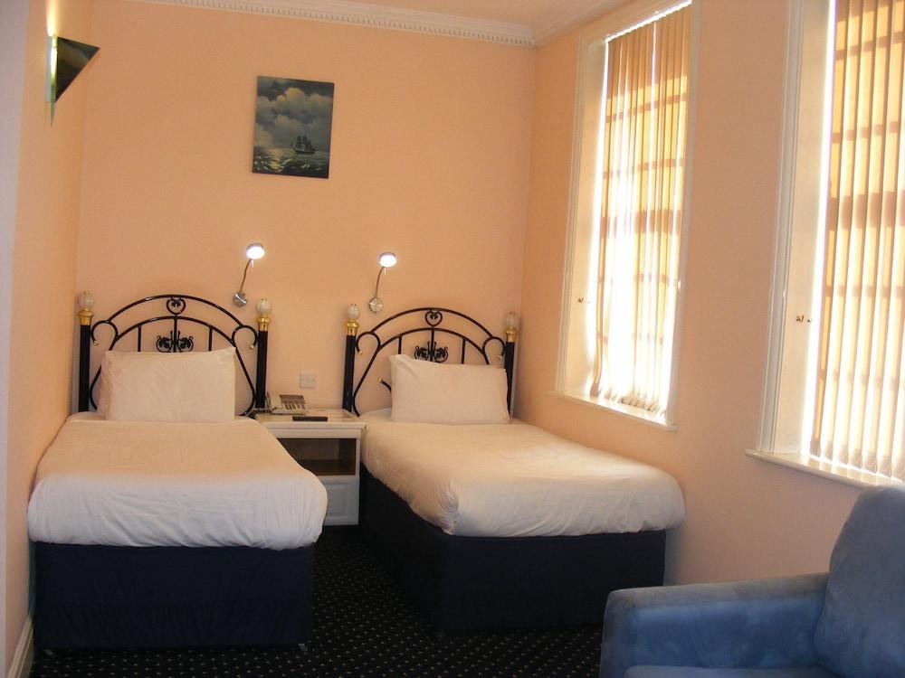 Mermaid Suite Hotel photo 2