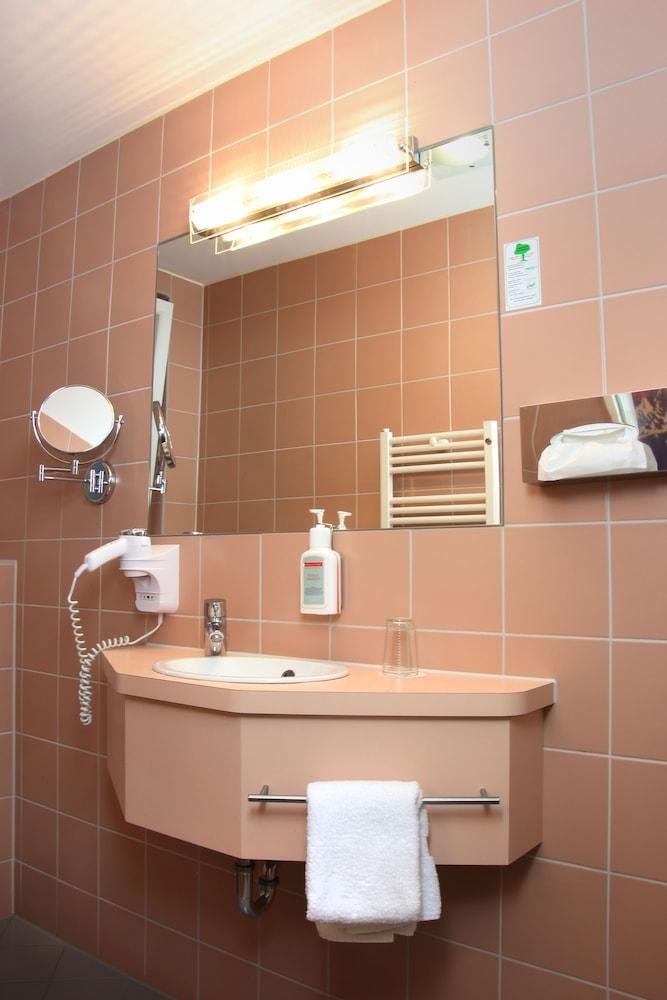 Helvetia Rooms - Self Check-In photo 2