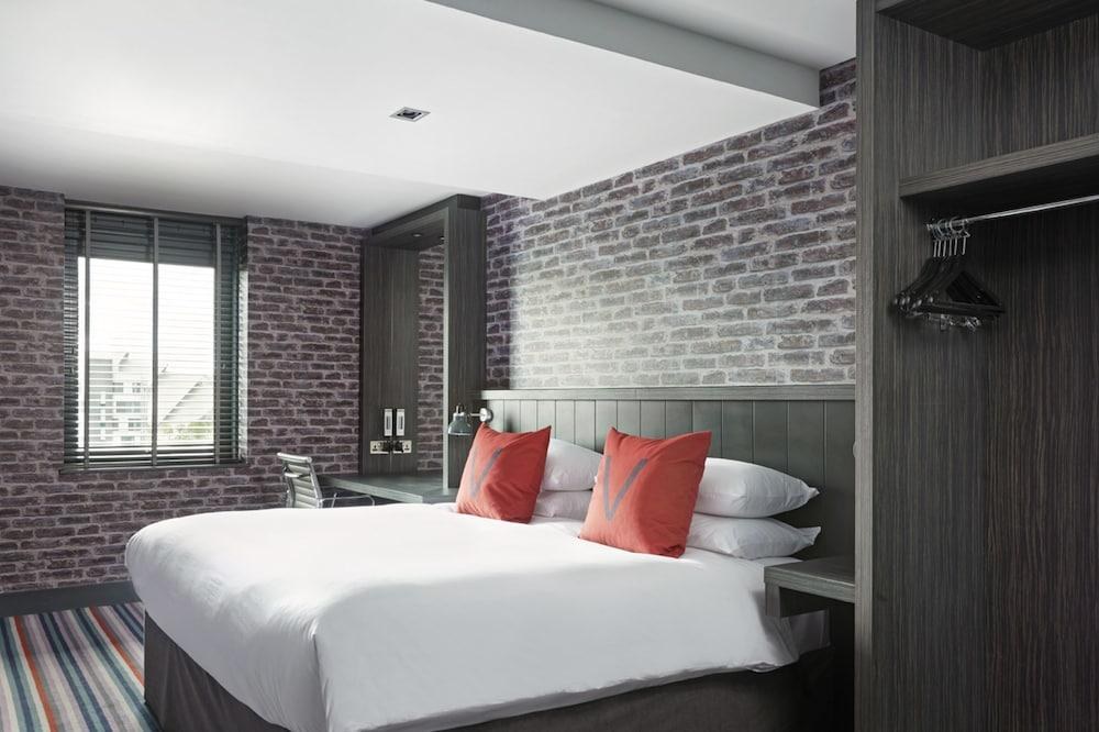 Village Hotel Glasgow photo 2