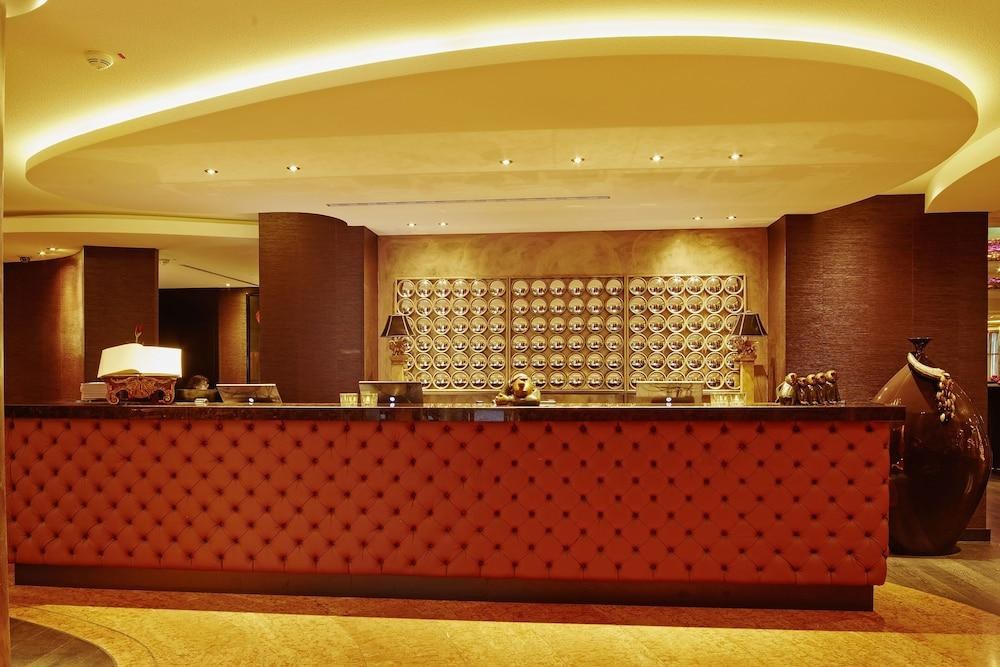Savoy Hotel photo 1