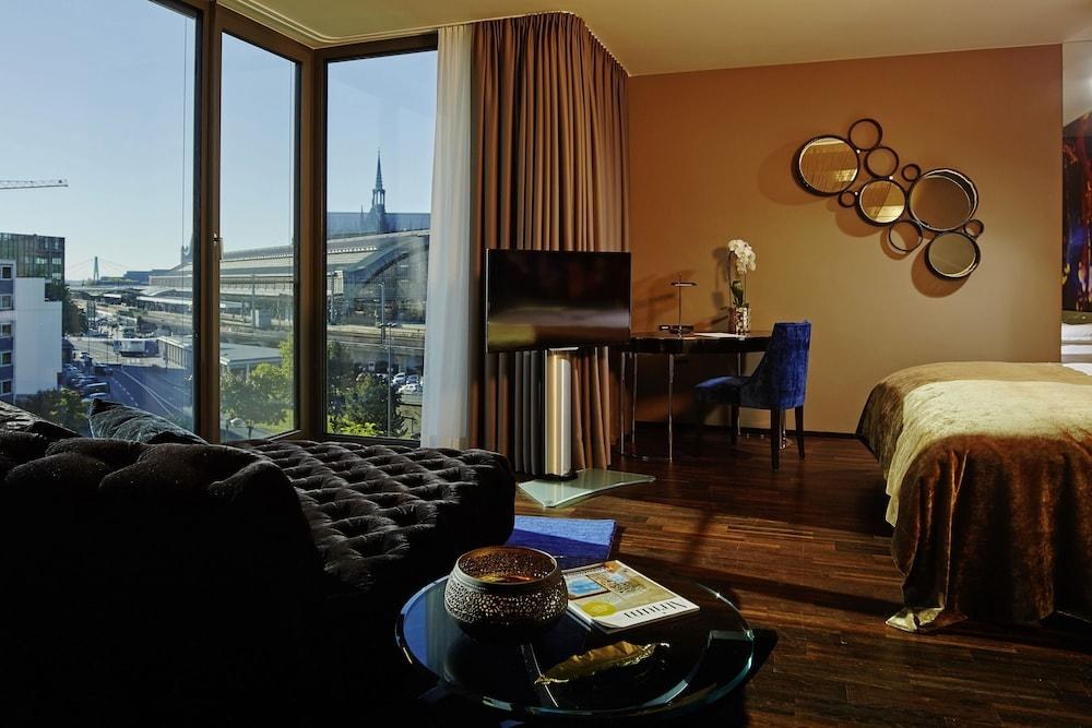 Savoy Hotel photo 2