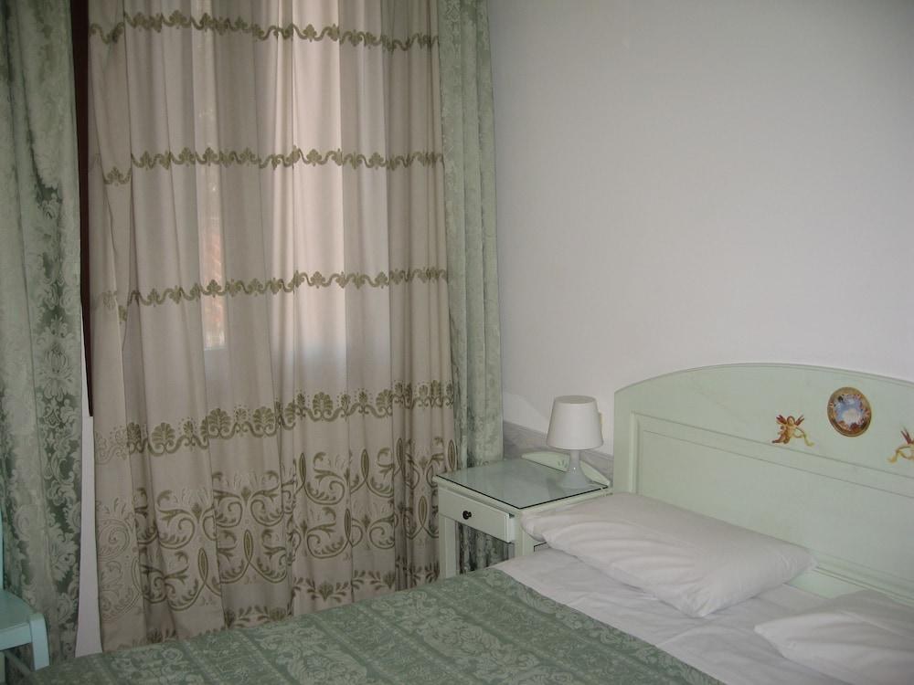 Adua Hotel photo 1