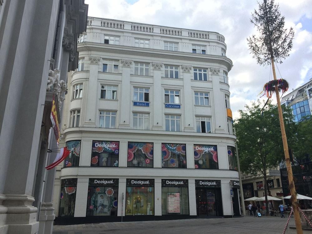 Hotel Corvinus photo 2
