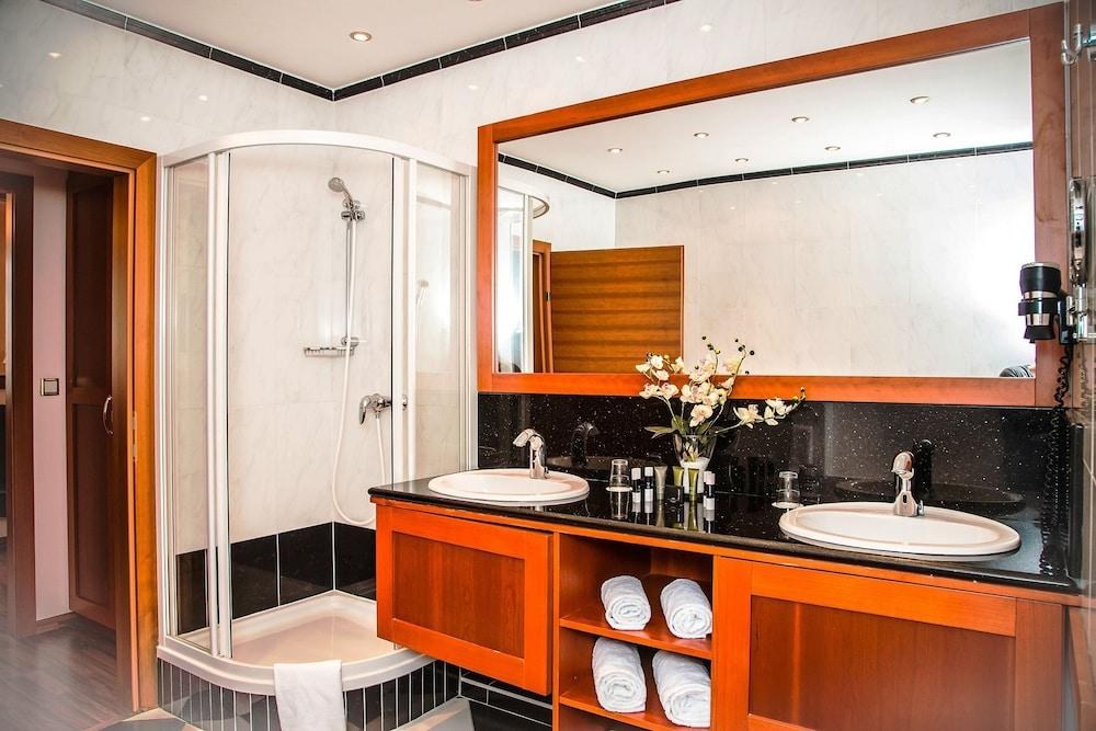 Hotel Corvinus photo 4