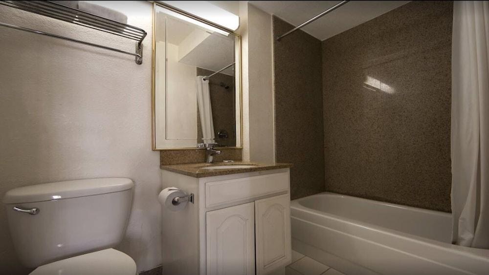 Civic Center Inn photo 2