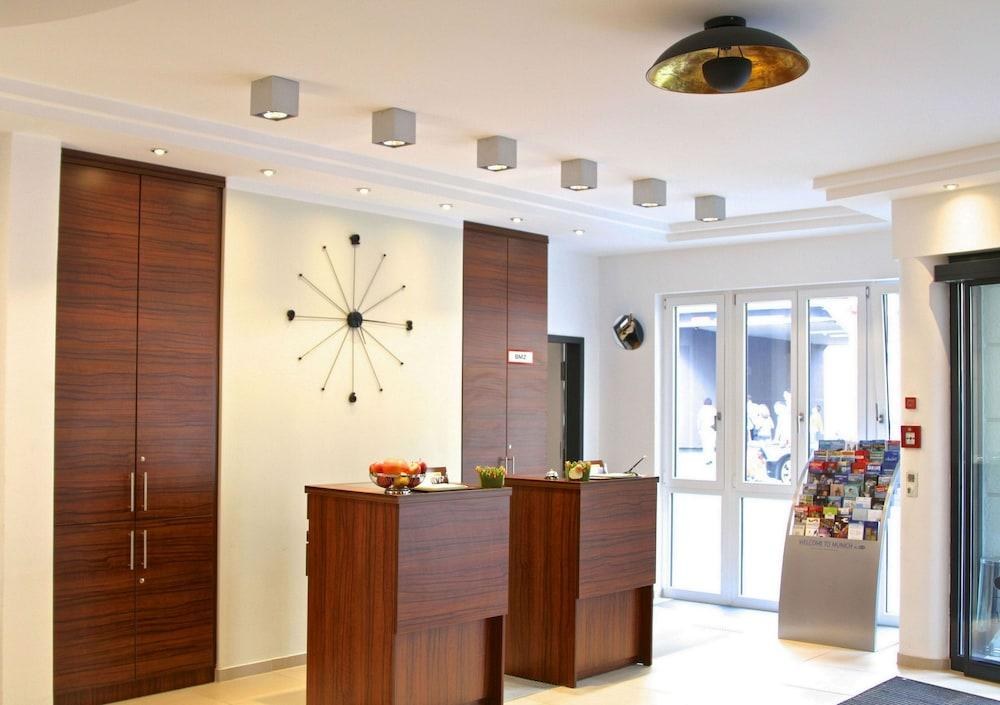 Augusten Hotel photo 1