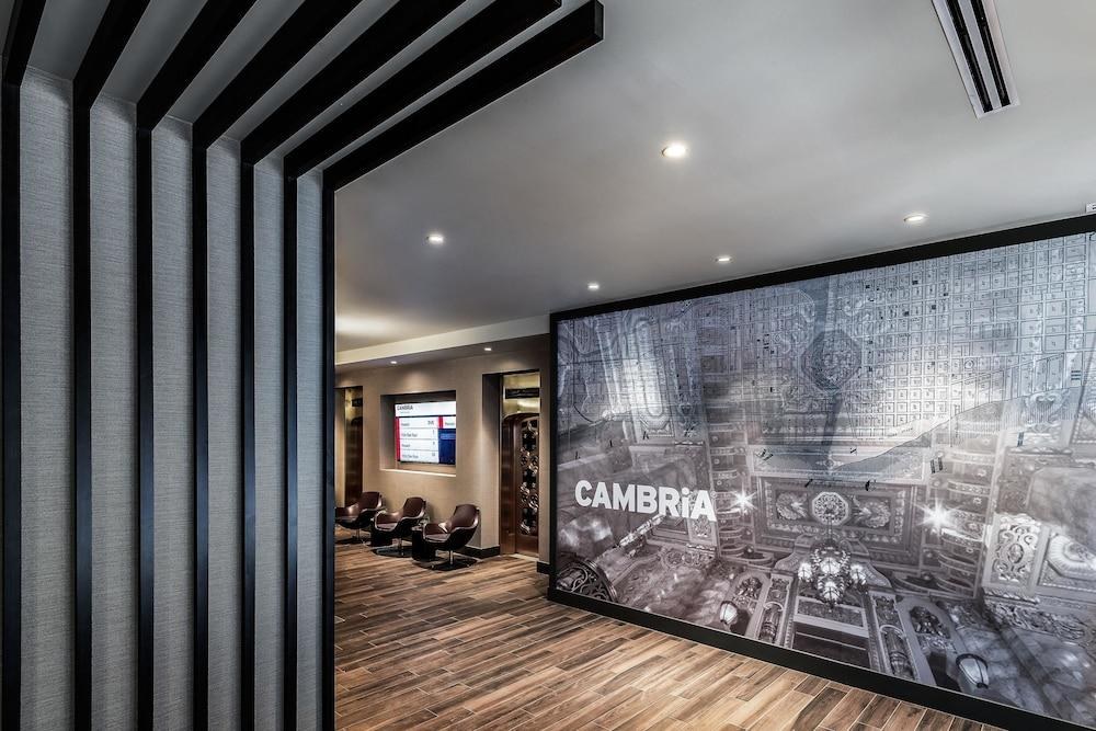 Cambria Hotel Chicago Loop - Theatre District photo 3