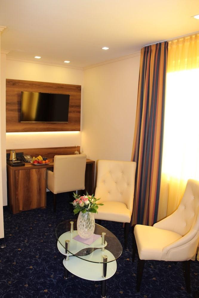Grand Hotel Empire Frankfurt photo 1