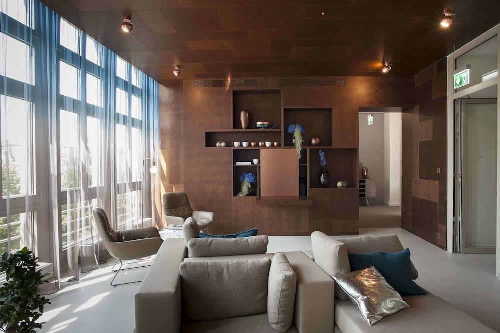 EMA House Hotel Suites photo 3