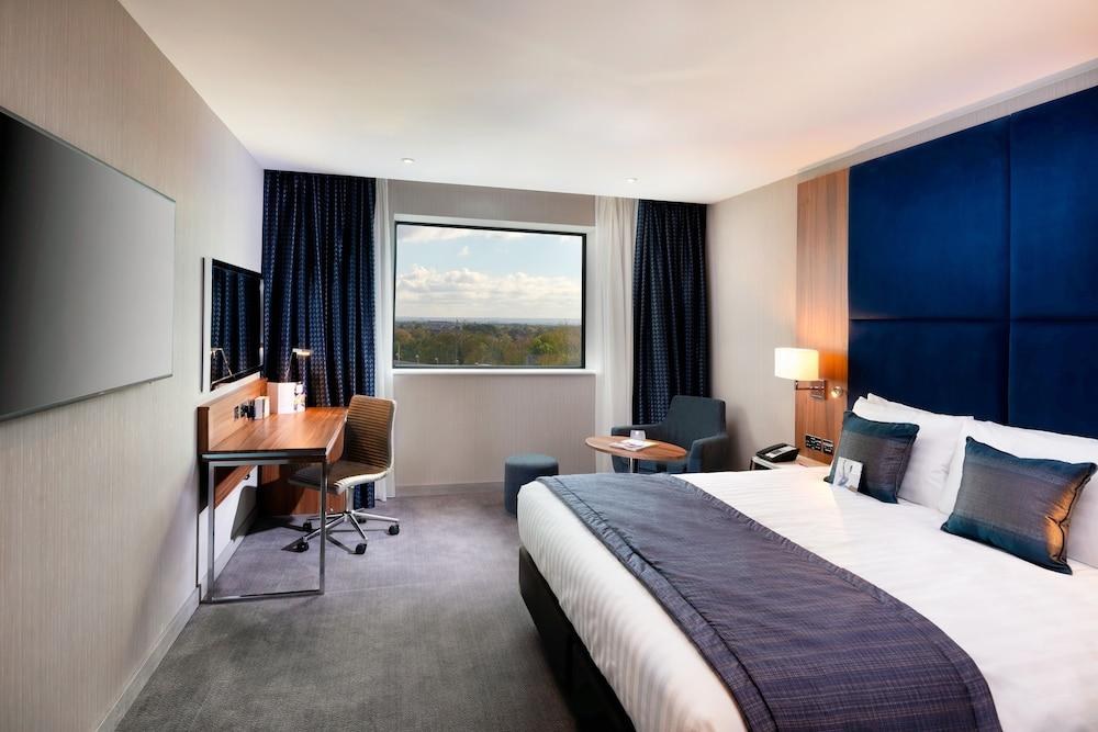Crowne Plaza London Heathrow T4 by IHG photo 3