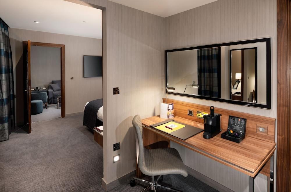 Crowne Plaza London Heathrow T4 by IHG photo 4