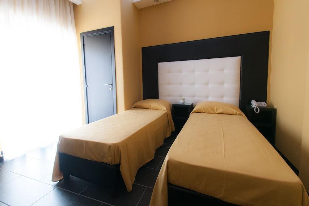 Fly Boutique Hotel photo 2