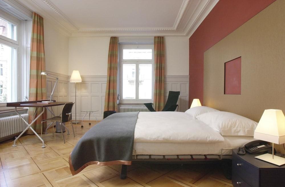 Alma Hotel