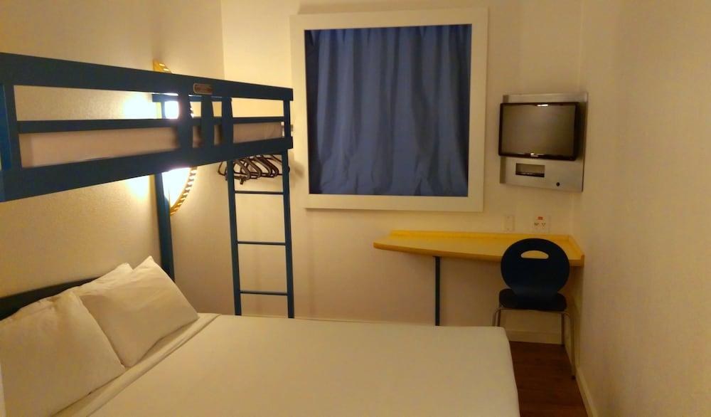 ibis budget Curitiba Centro photo 3
