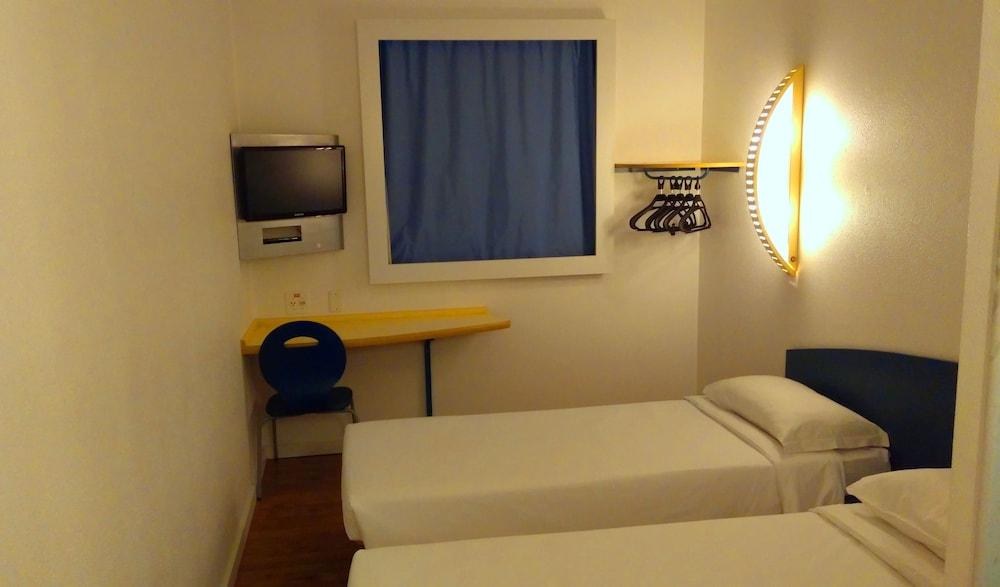 ibis budget Curitiba Centro photo 4