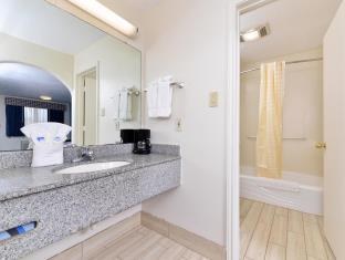 Americas Best Value Inn and Suites Houston/Northwest Brookhollow photo 3