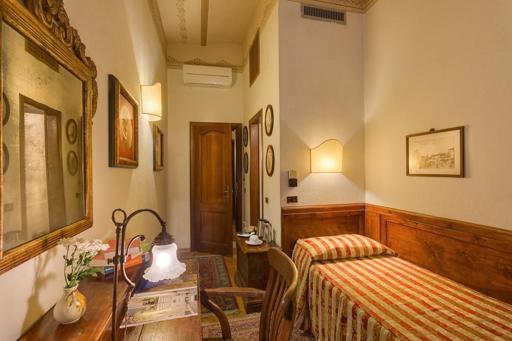 Hotel Morandi Alla Crocetta photo 4