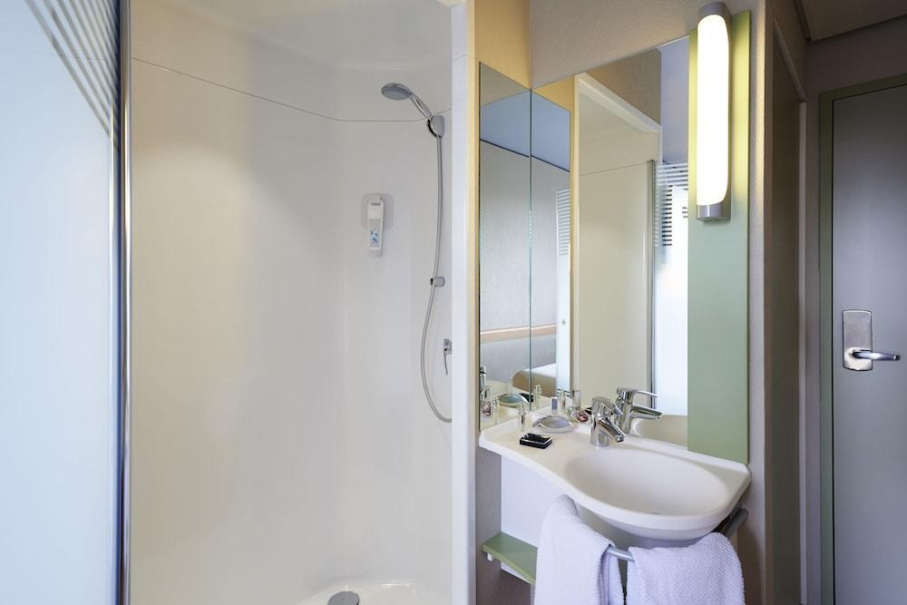 ibis budget Basel City photo 4