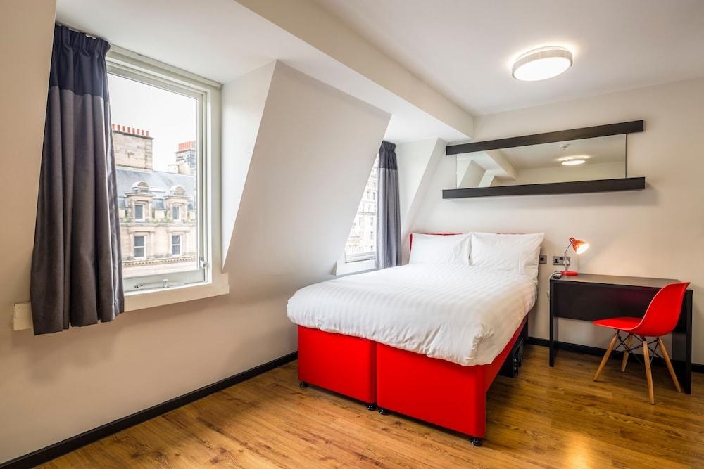 Tune Hotel Liverpool photo 2