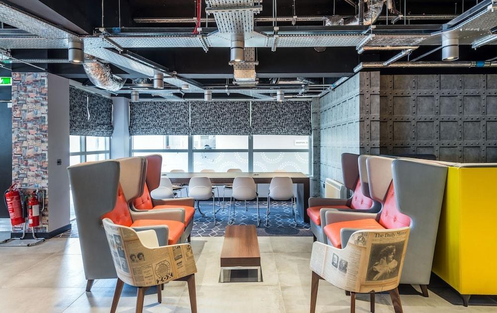 KM Hotel photo 2
