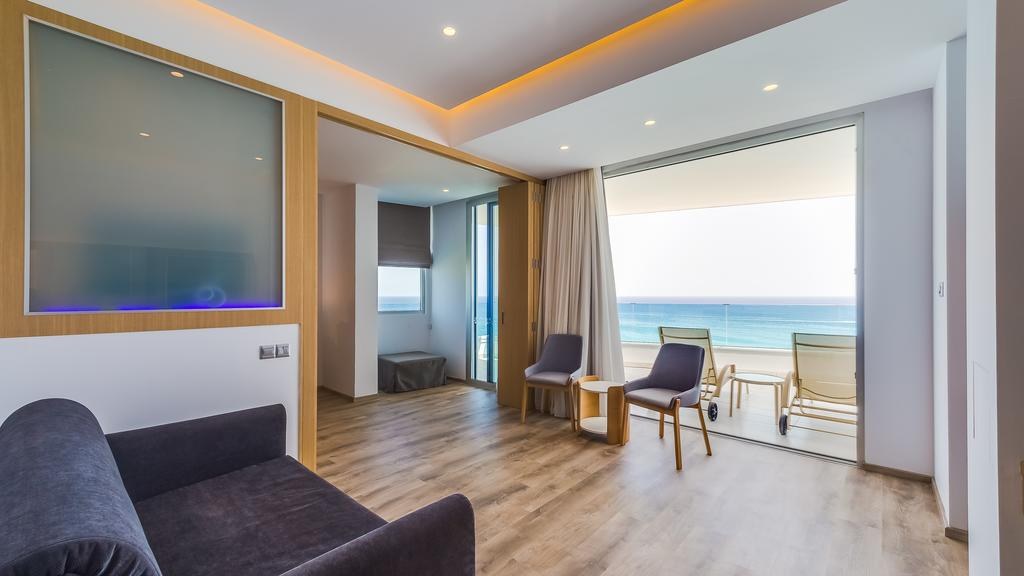 VRISSAKI BEACH HOTEL photo 3