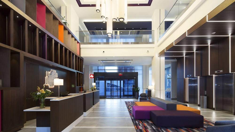 Holiday Inn Hotel & Suites Montreal Centre-ville Ouest by IHG photo 1