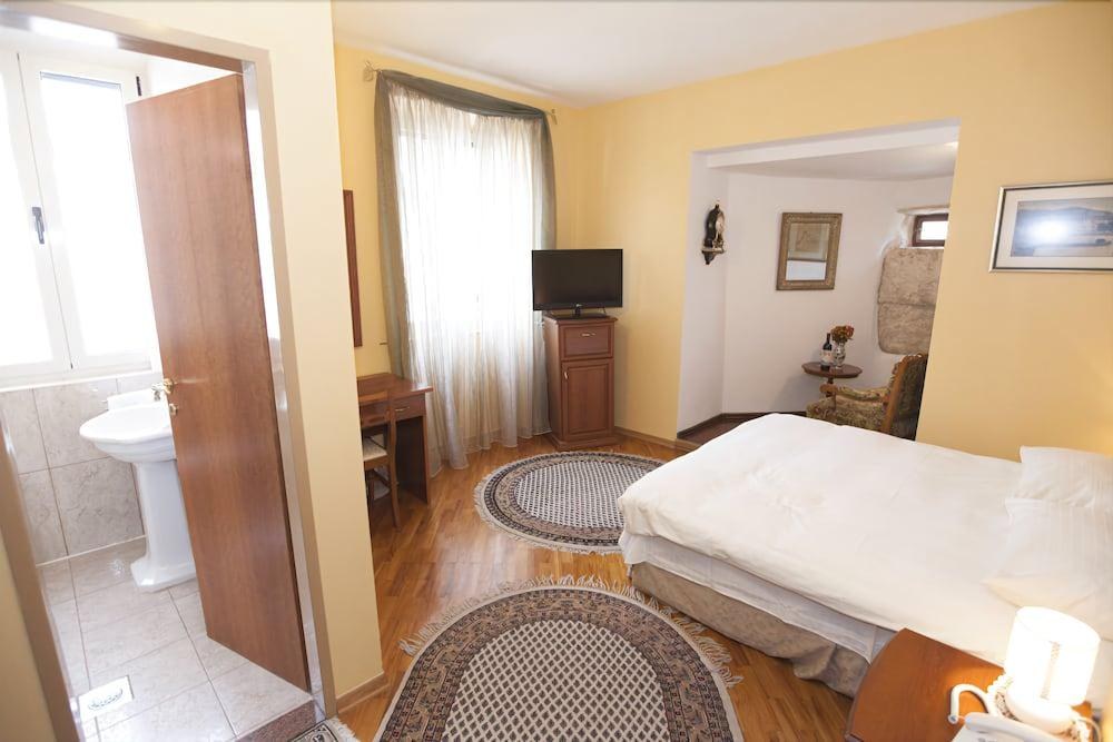 Hotel Peristil photo 1