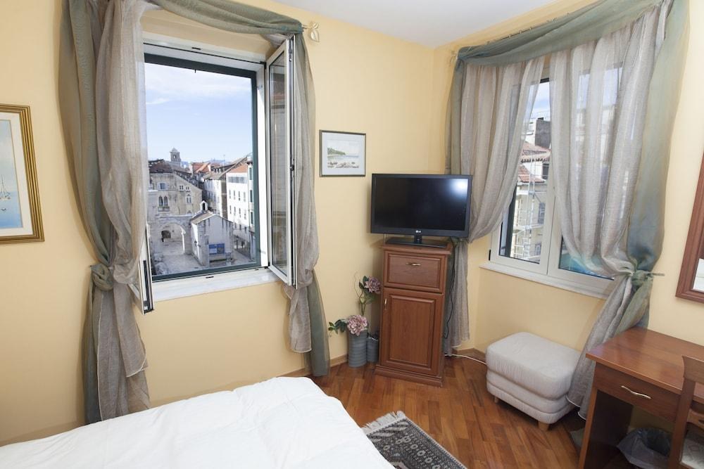 Hotel Peristil photo 2