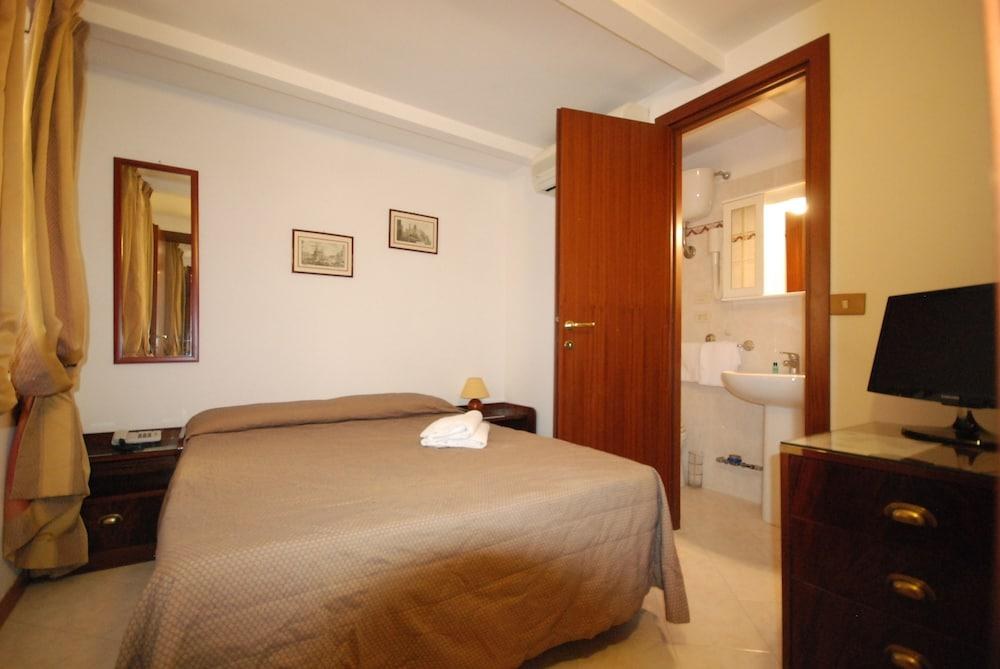 Hotel Residence Vatican Suites photo 3