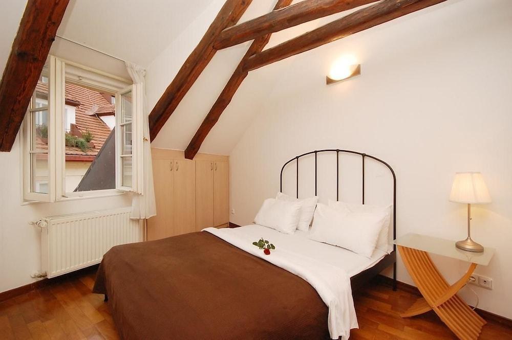 Royal Road Residence photo 3