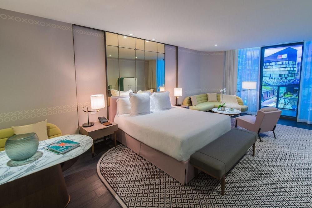 SLS LUX Brickell photo 2
