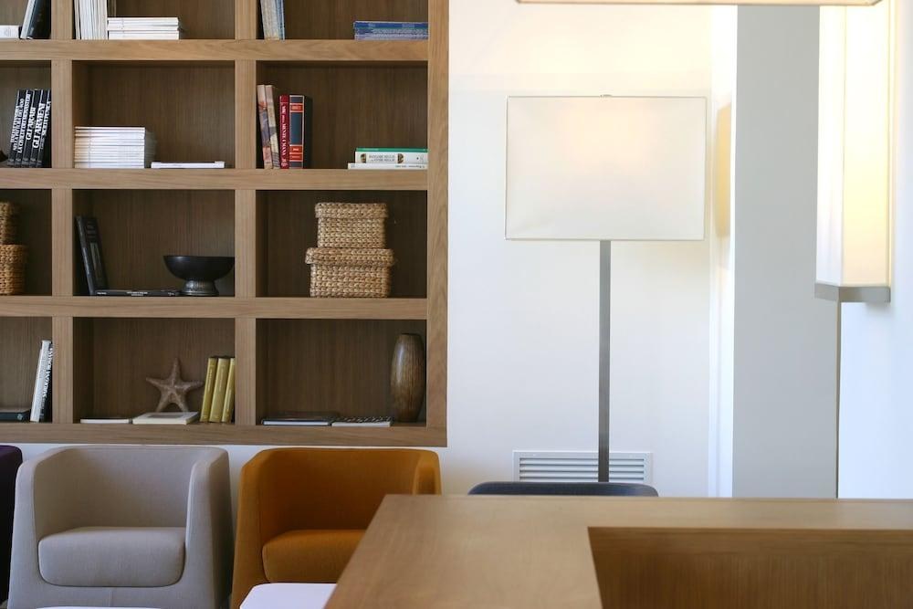 Rota Suites photo 3