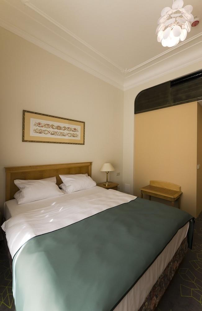 Grandhotel AMBASSADOR National House photo 3