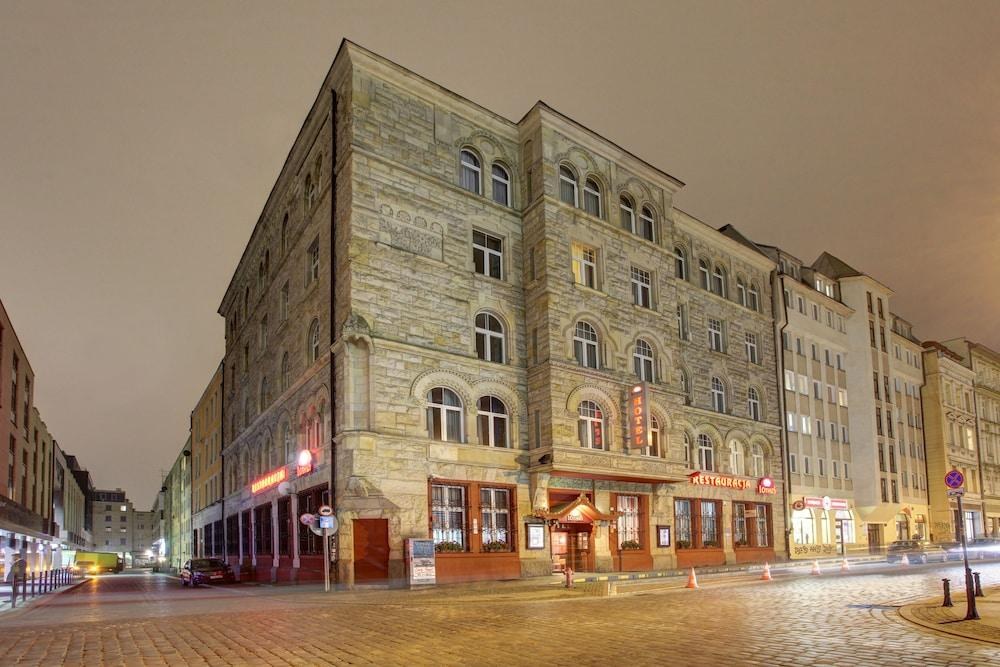 Lothus Hotel