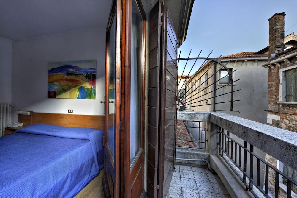 Hotel Caprera photo 3