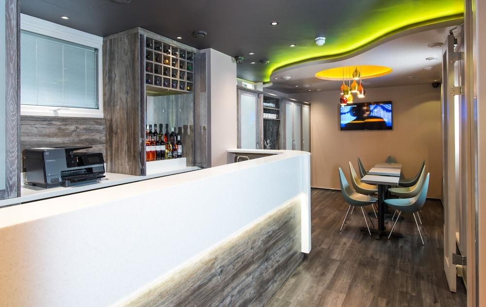 London Court Hotel photo 3